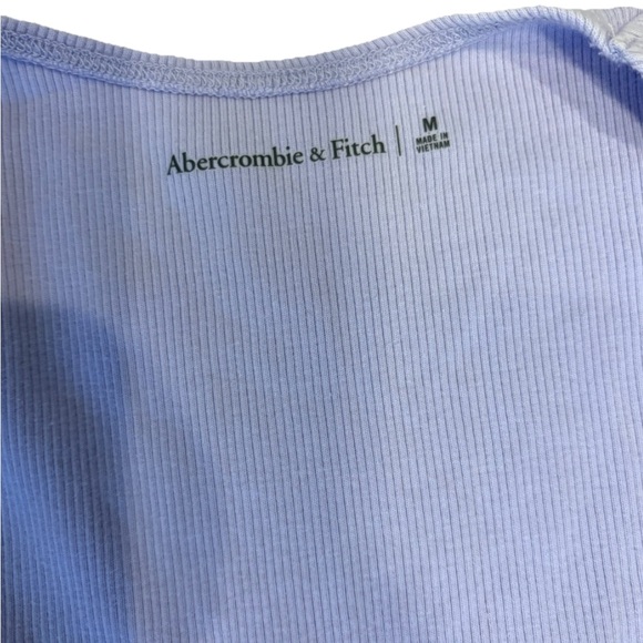 Abercrombie & Fitch Lilac Long Sleeved Ribbed Twist Top Size Medium - Picture 2 of 2